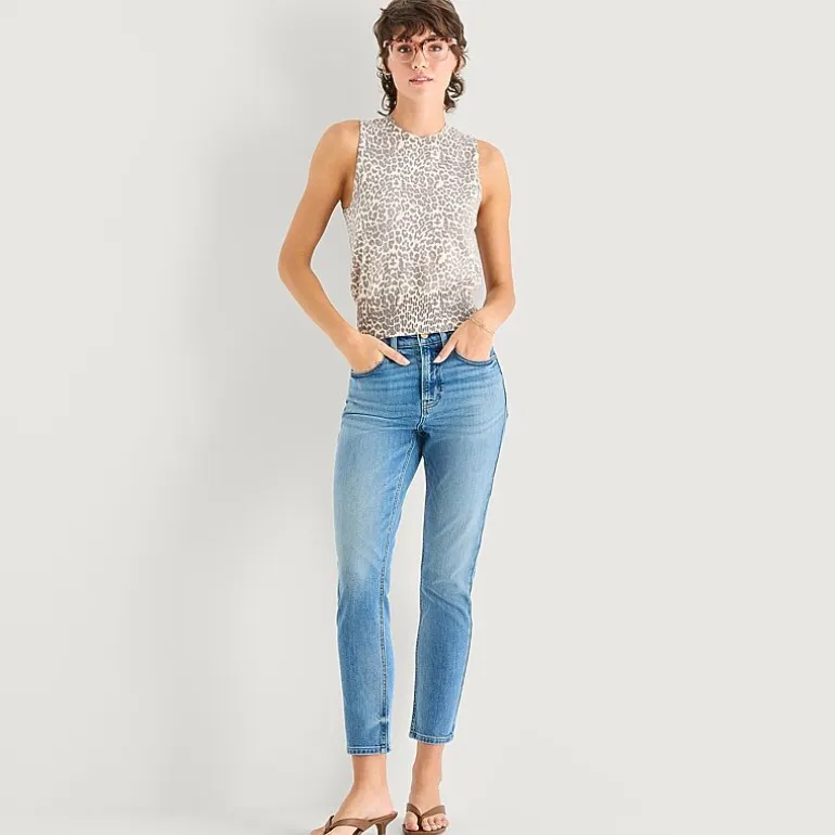 a.n.a Womens Crew Neck Sleeveless Pullover Sweater