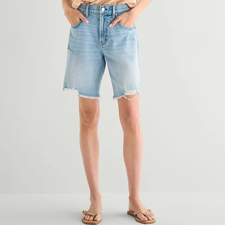 a.n.a Womens 9" Mid Rise Bermuda Short