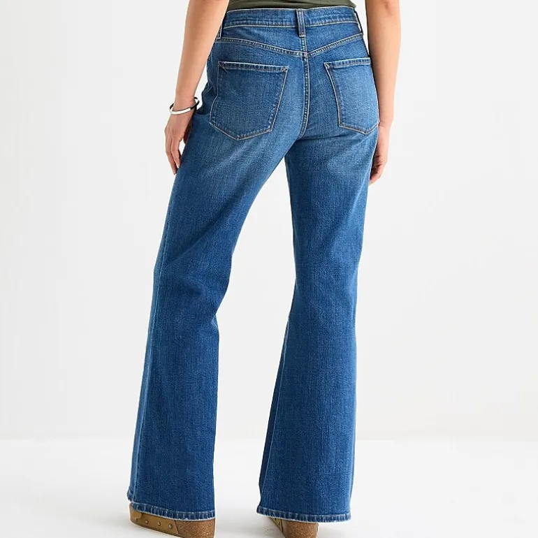 a.n.a Womens Mid Rise Relaxed Flare Leg Jean