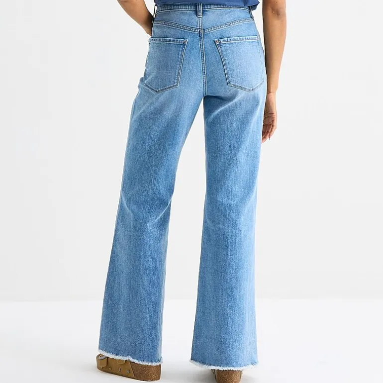 a.n.a Womens Mid Rise Relaxed Flare Leg Jean