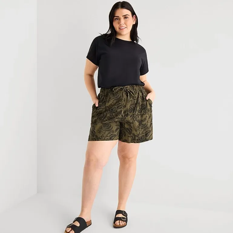 a.n.a Womens Plus High Rise 5" Pull-On Short