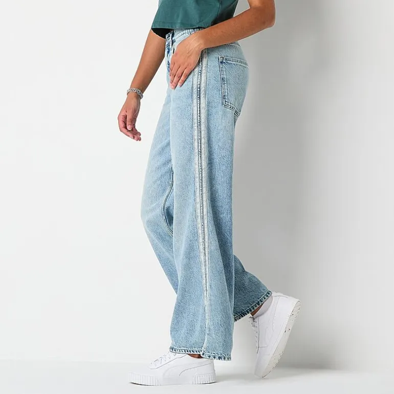 Arizona Airy Drape Womens Juniors Short Mid Rise Baggy Fit Jean