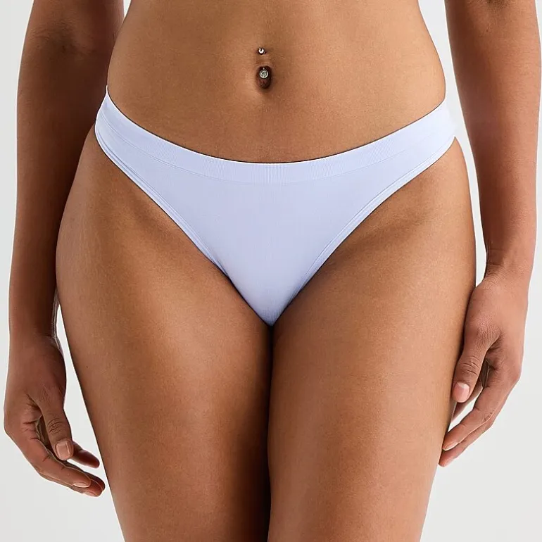Arizona Body Seamless Thong Panty