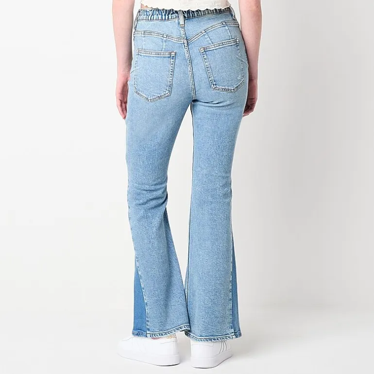 Arizona Curvy Womens Juniors Short High Rise Flare Leg Jean