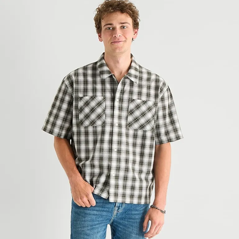 Arizona Mens Short Sleeve Boxy Fit Button-Down Shirt