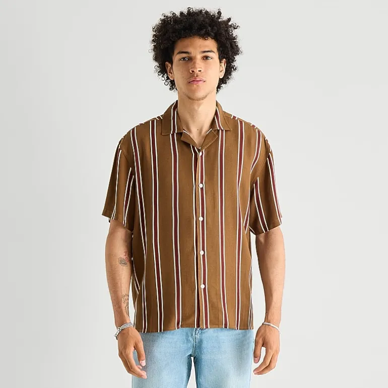 Arizona Mens Short Sleeve Boxy Fit Button-Down Shirt