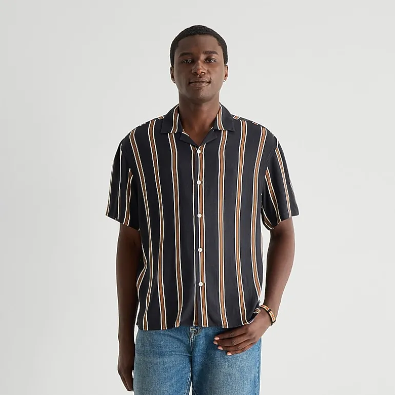 Arizona Mens Short Sleeve Boxy Fit Button-Down Shirt