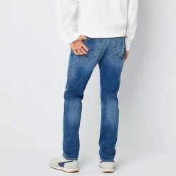 Arizona Mens Tapered Leg Athletic Fit Jean