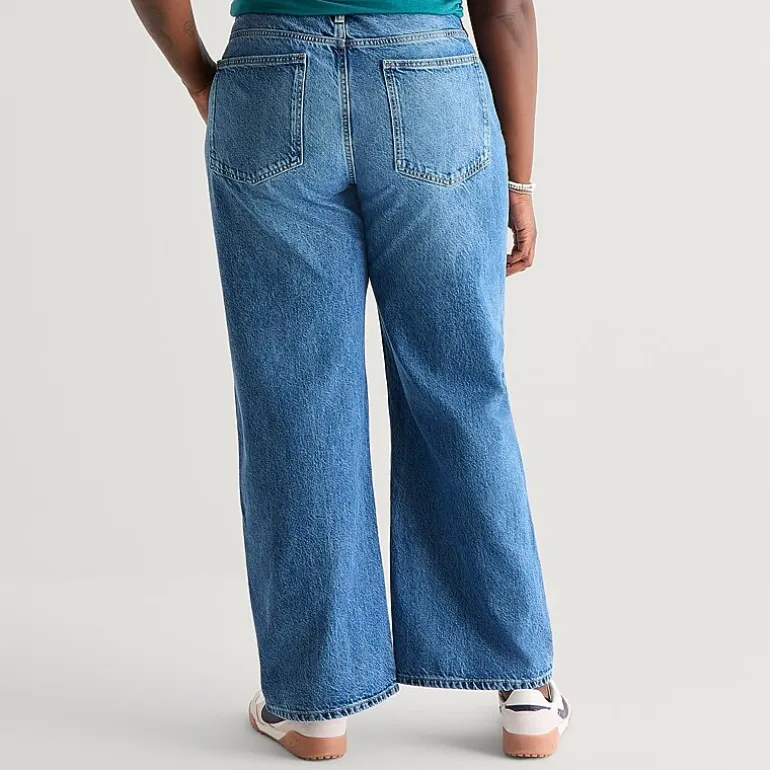 Arizona Womens Juniors Plus Low Rise Straight Leg Jean