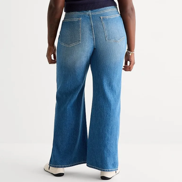 Arizona Womens Juniors Plus Low Rise Bootcut Jean
