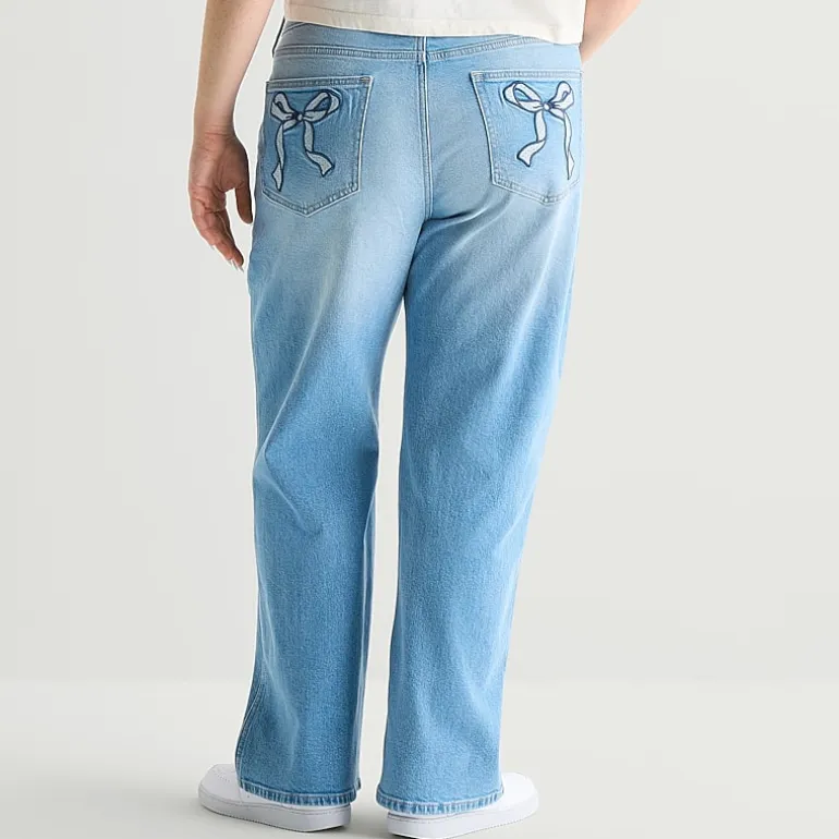 Arizona Womens Juniors Plus Low Rise Straight Leg Jean