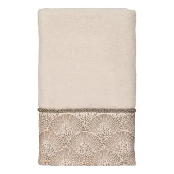 Avanti Deco Shell Ivory Embellished Bordered Bath Towel