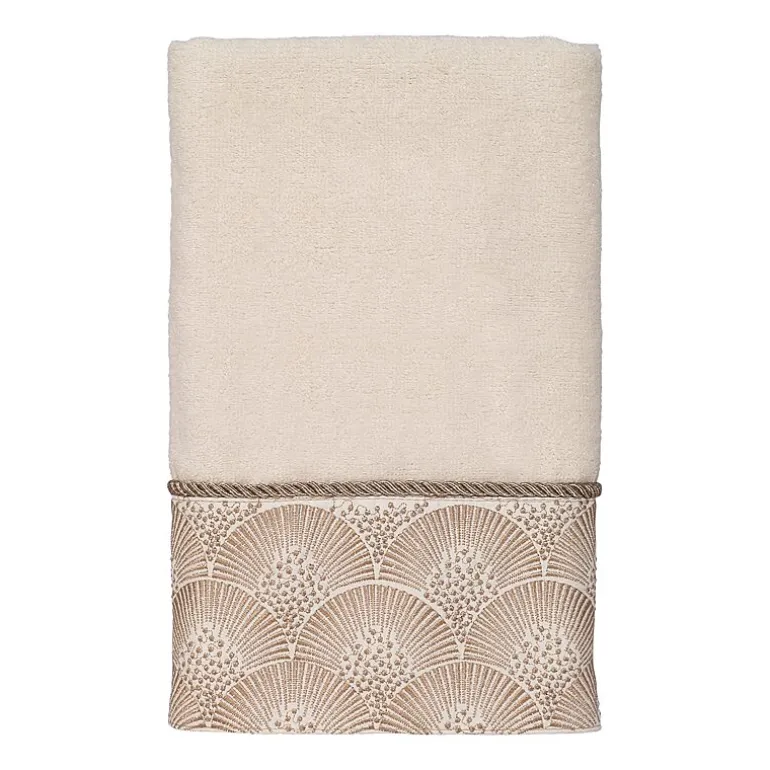 Avanti Deco Shell Ivory Embellished Bordered Bath Towel