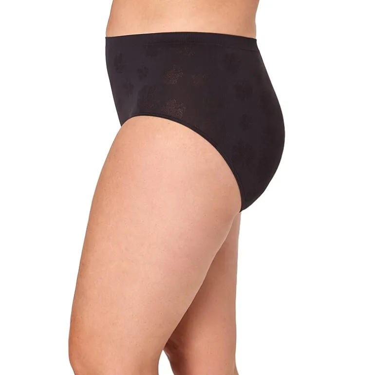 Bali Comfort Revolution® Womens Seamless Cooling Brief Panty 803j