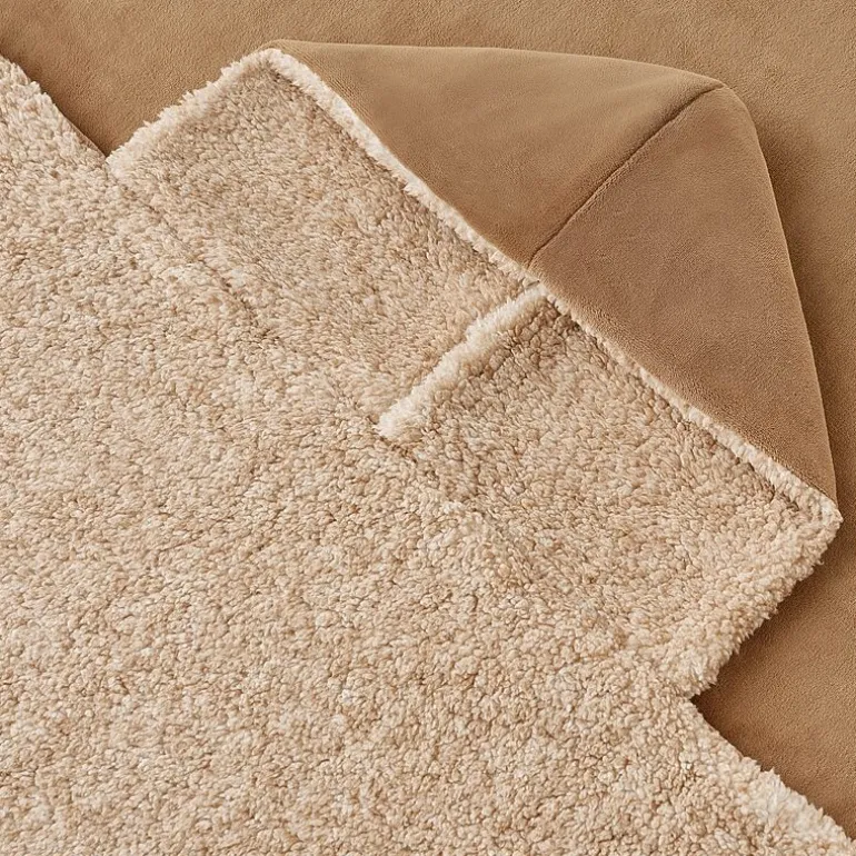 Bearpaw Midweight Wearable Blanket