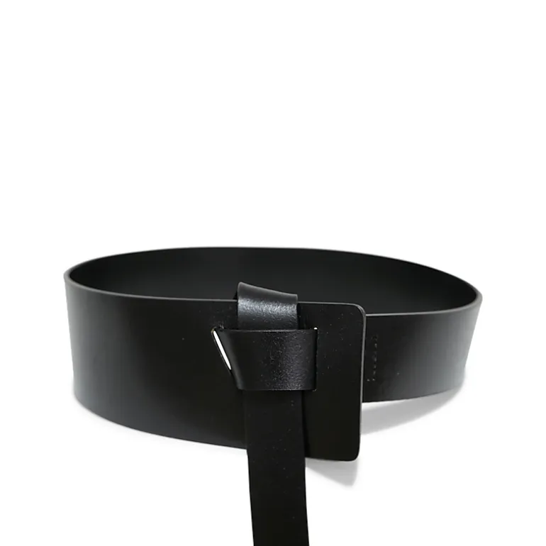 Belle & Bloom Womens Make It To Me Belt