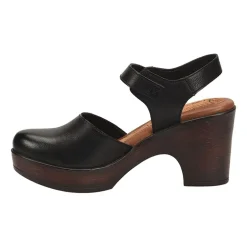 BOC by Born Natasha Womens Round Closed Toe Clogs
