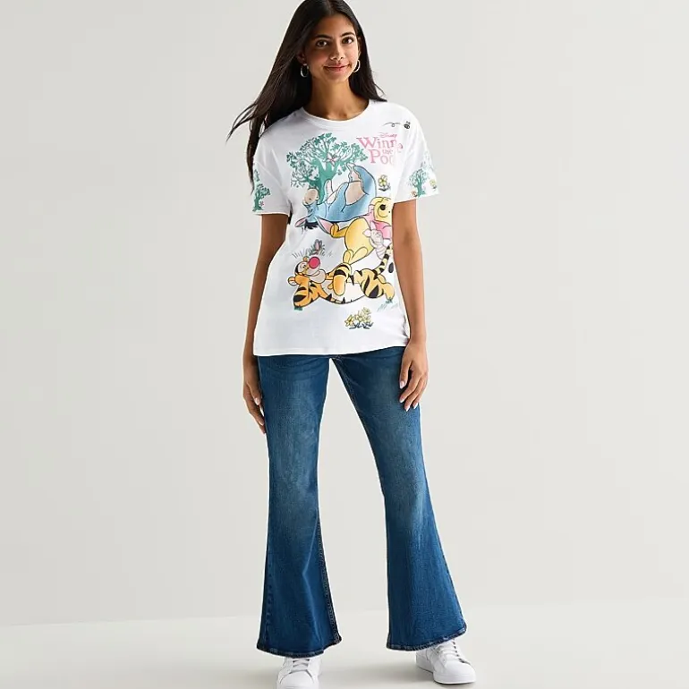 Boyfriend Tee Womens Juniors Crew Neck Short Sleeve Regular Fit Winnie The Pooh Graphic T-Shirt
