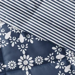 Casual Comfort Daisy Medallion Reversible Down-Alternative Comforter