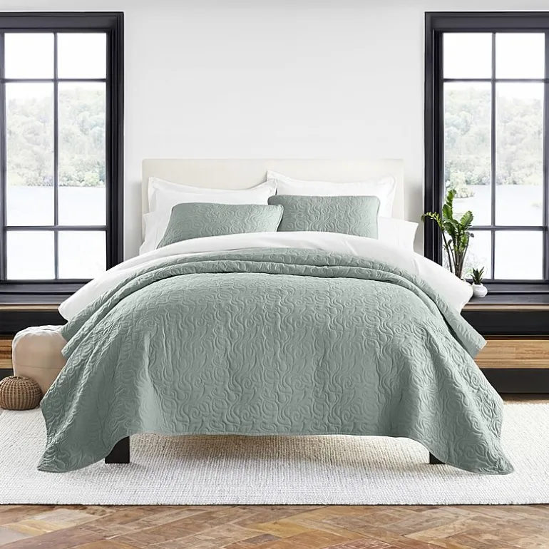 Casual Comfort Floral Stitch Quilt Set