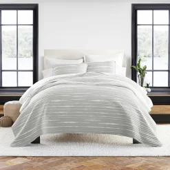 Casual Comfort Lines REVERSIBLE Quilt Set