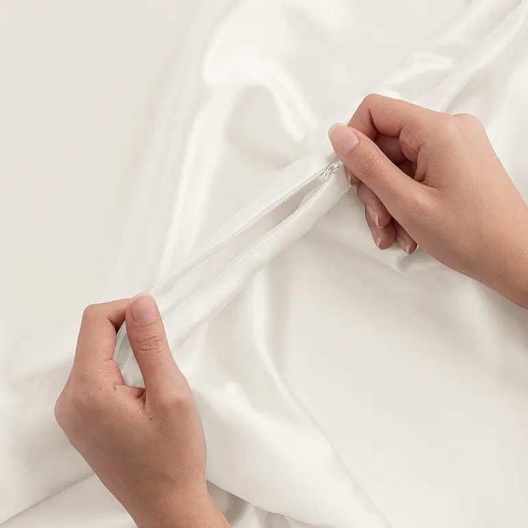 Casual Comfort Luxurious 100% Mulberry Silk Pillowcase