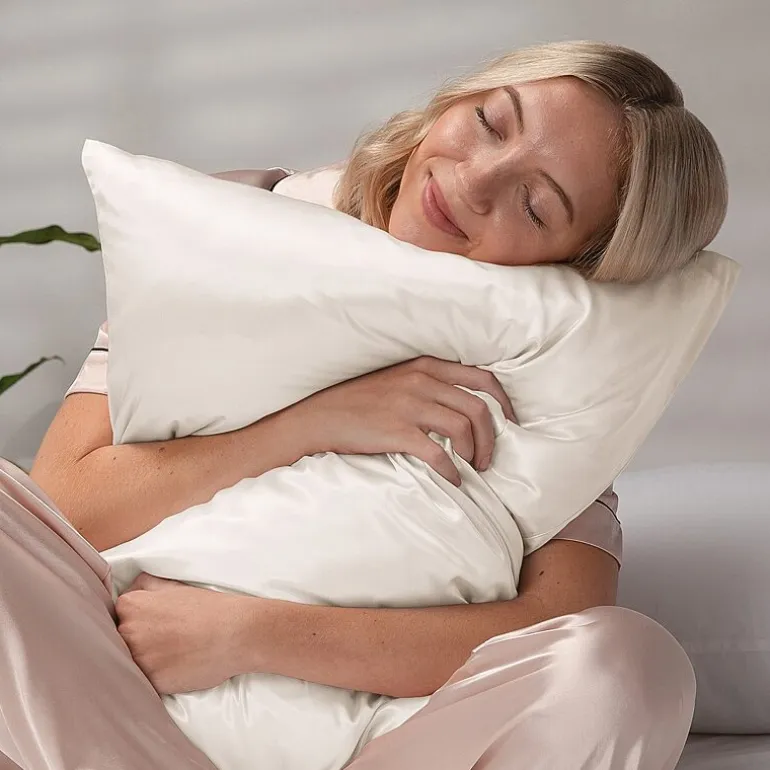 Casual Comfort Luxurious 100% Mulberry Silk Pillowcase