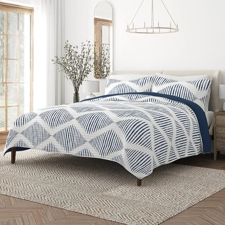 Casual Comfort Pattern Reversible Contemporary Lightweight 3 Pc. Quilt Set