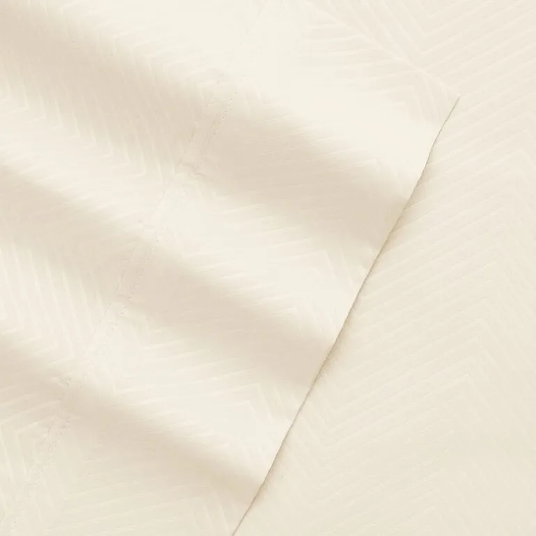 Casual Comfort™ Premium Ultra Soft Chevron Microfiber Wrinkle Free Sheet Set