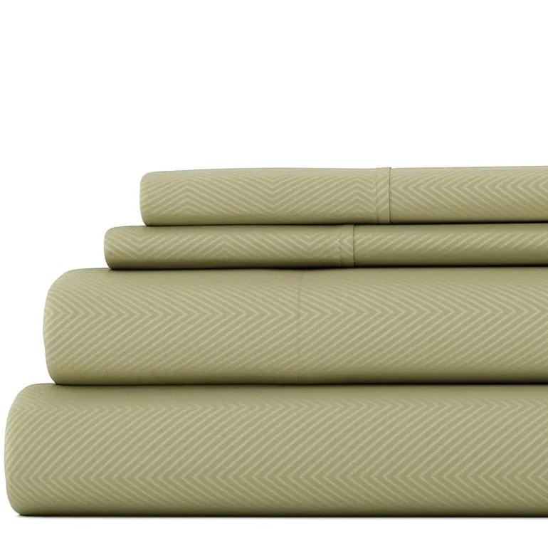 Casual Comfort™ Premium Ultra Soft Chevron Microfiber Wrinkle Free Sheet Set