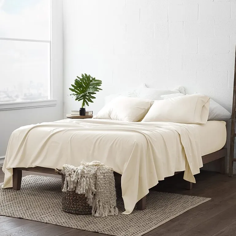 Casual Comfort™ Premium Ultra Soft Chevron Microfiber Wrinkle Free Sheet Set