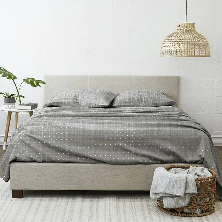 Casual Comfort™ Premium Ultra Soft Polka Dot Pattern Microfiber Wrinkle Free Sheet Set