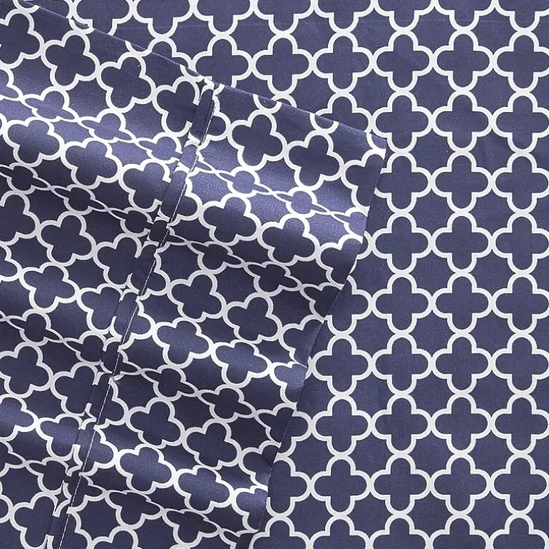Casual Comfort™ Premium Ultra Soft Quatrefoil Pattern Microfiber Wrinkle Free Sheet Set