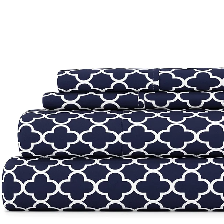 Casual Comfort™ Premium Ultra Soft Quatrefoil Pattern Microfiber Wrinkle Free Sheet Set