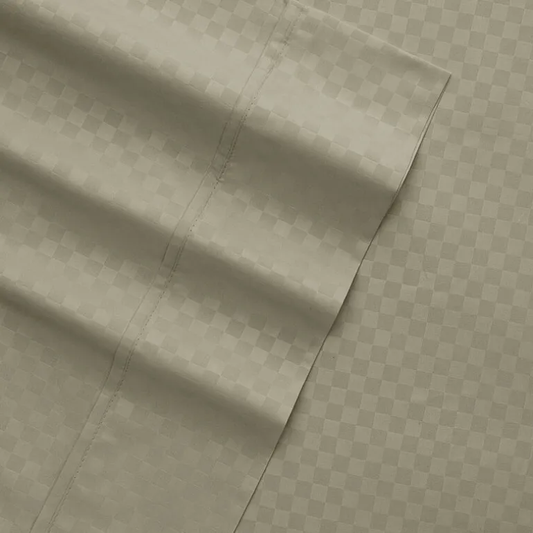 Casual Comfort™ Premium Ultra Soft Checkered Microfiber Wrinkle Free Sheet Set