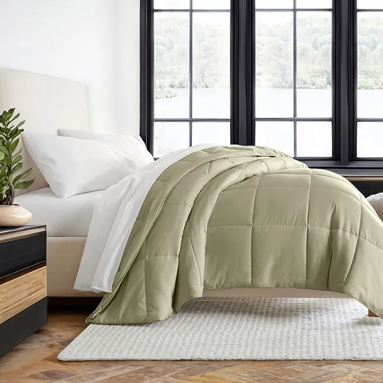 Casual Comfort Premium Ultra Soft Down Alternative Lightweight Wrinkle Resistant Comforter