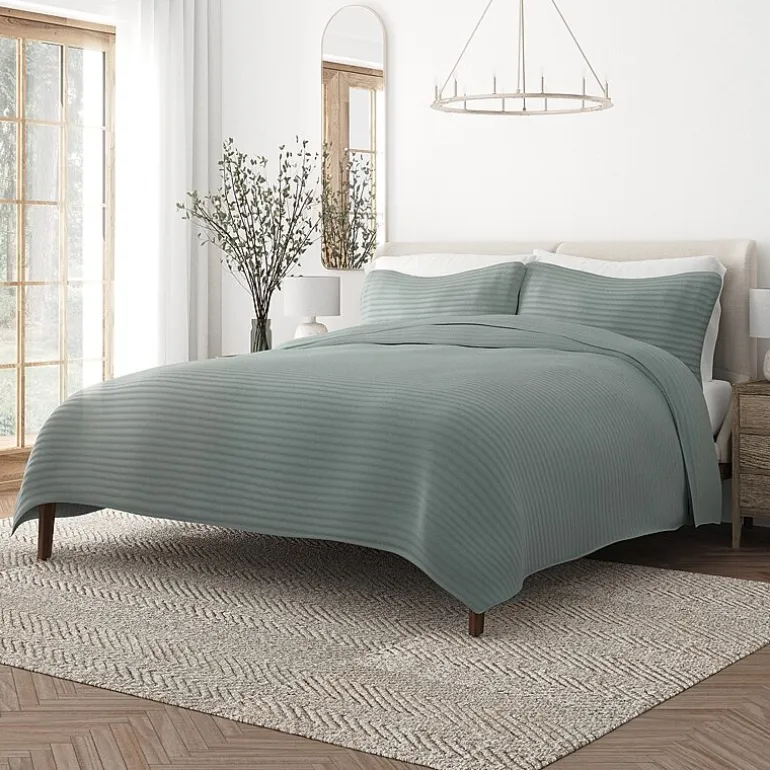 Casual Comfort Stripe Stitch Quilt Set