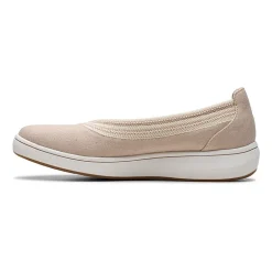 Clarks Cloudsteppers Breezesky Air Womens Round Slip-On Shoe