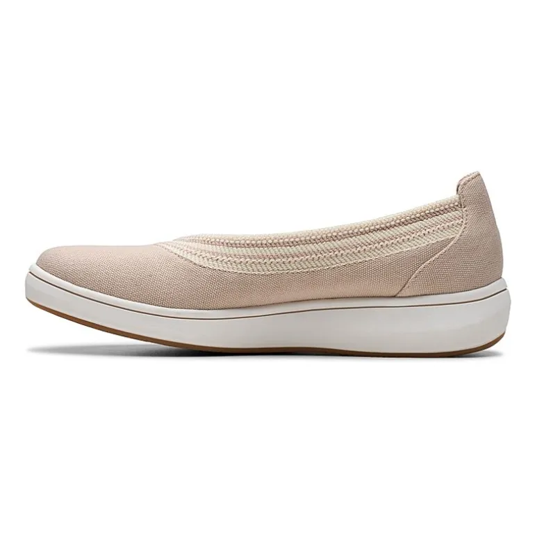 Clarks Cloudsteppers Breezesky Air Womens Round Slip-On Shoe