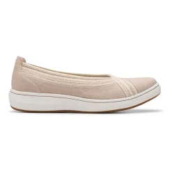 Clarks Cloudsteppers Breezesky Air Womens Round Slip-On Shoe