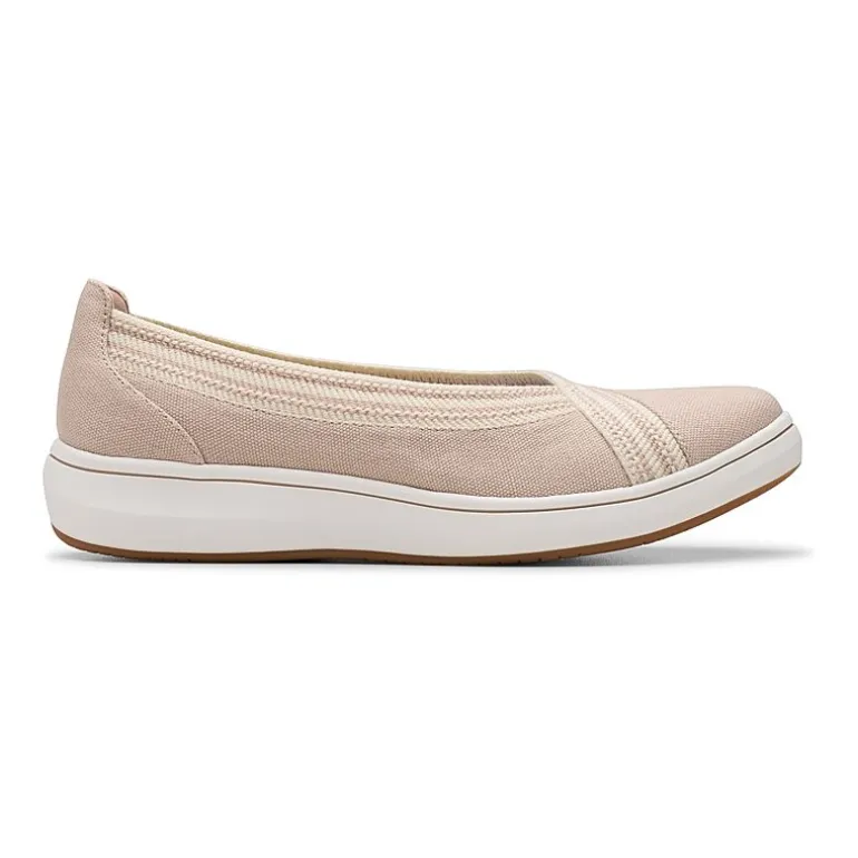 Clarks Cloudsteppers Breezesky Air Womens Round Slip-On Shoe