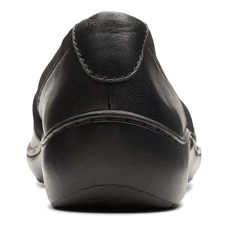 Clarks Cora Charm Womens Round Closed Toe Slip-On Shoe