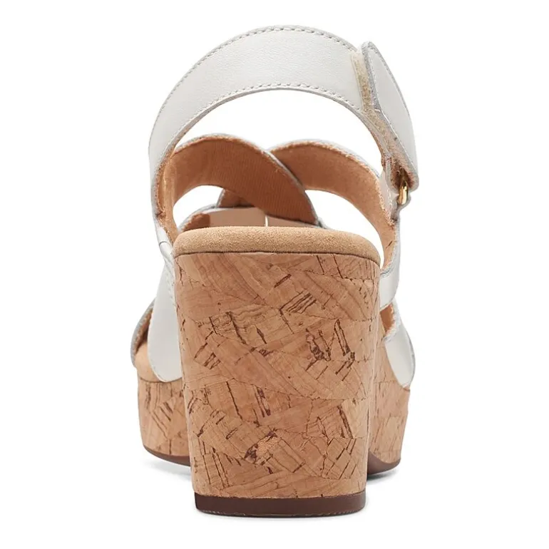 Clarks Womens Giselle Beach Wedge Sandals