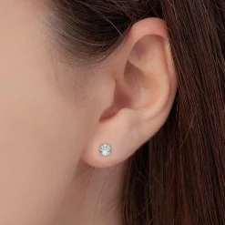 Classic Collection 1 CT. T.W. Natural White Diamond 10K Gold 5.2mm Stud Earrings