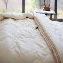 Depera Home Midweight Down Alternative Comforter