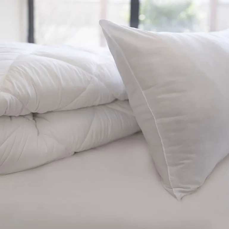 Depera Home Midweight Down Alternative Comforter