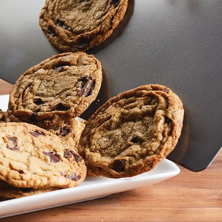 Farberware 9X13" Non-Stick Cake Pan with Lid