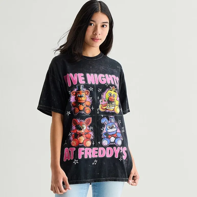 Five Nights Oversized Tee Womens Juniors Crew Neck Short Sleeve Oversized Five Nights at Freddys Graphic T-Shirt