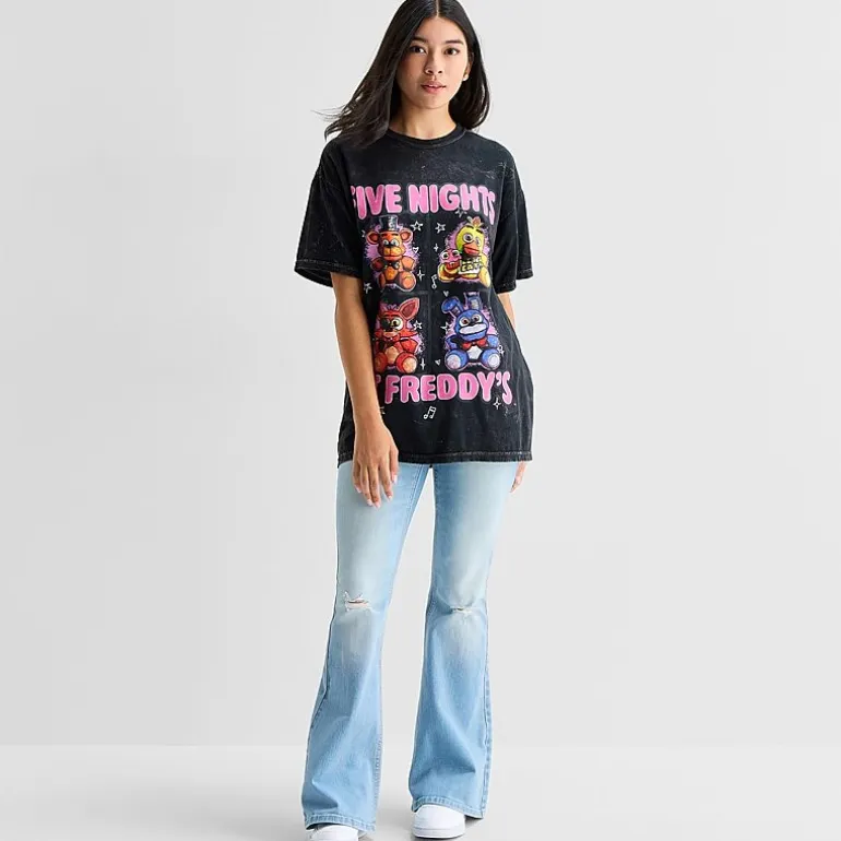 Five Nights Oversized Tee Womens Juniors Crew Neck Short Sleeve Oversized Five Nights at Freddys Graphic T-Shirt