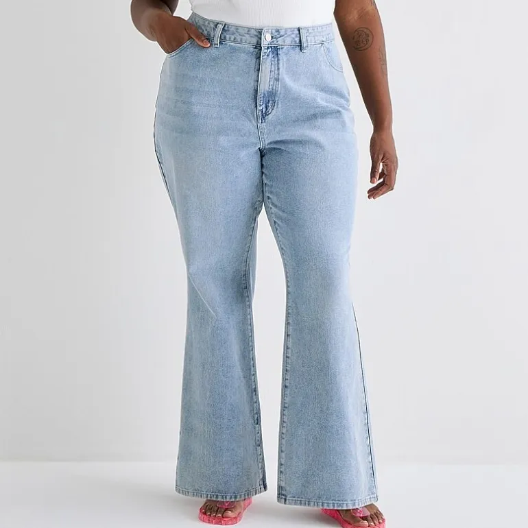 Forever 21 Womens Juniors Plus Low Rise Flare Leg Jean
